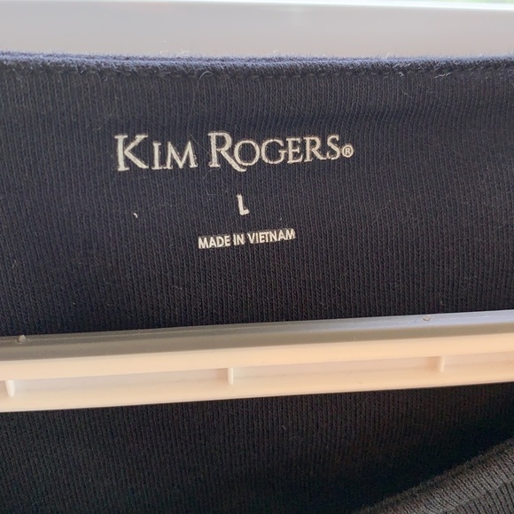 Women’s top - 4 for $20 - Picture 2 of 5